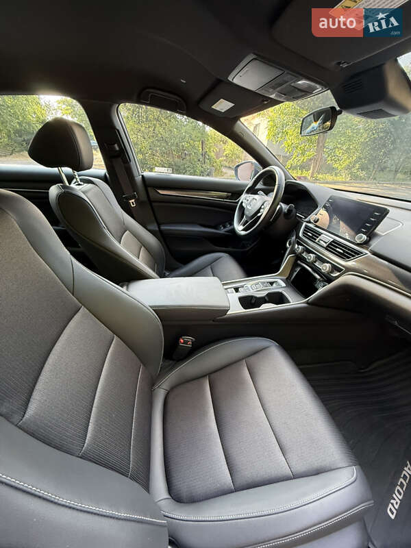 Седан Honda Accord 2022 в Одессе
