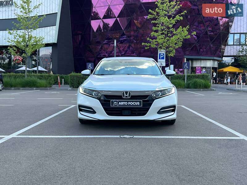 Седан Honda Accord 2018 в Киеве