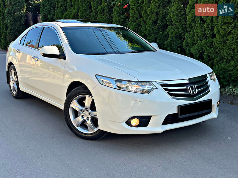 Седан Honda Accord 2012 в Киеве