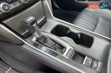 Седан Honda Accord 2018 в 