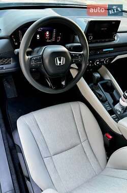 Седан Honda Accord 2023 в 