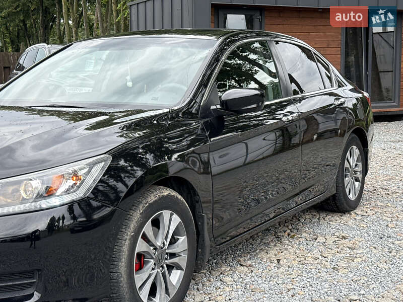 Седан Honda Accord 2015 в Стрые