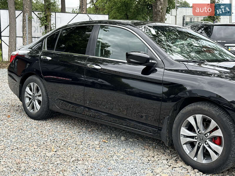 Седан Honda Accord 2015 в Стрые