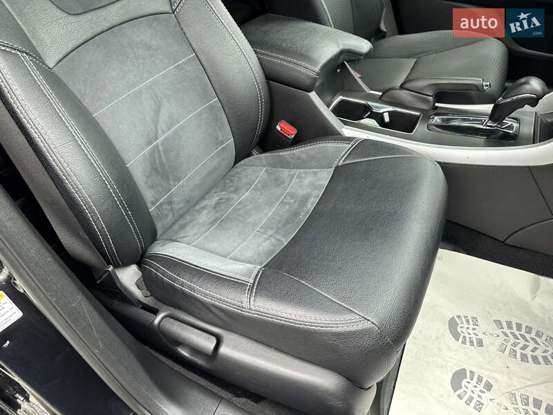 Седан Honda Accord 2015 в Стрые