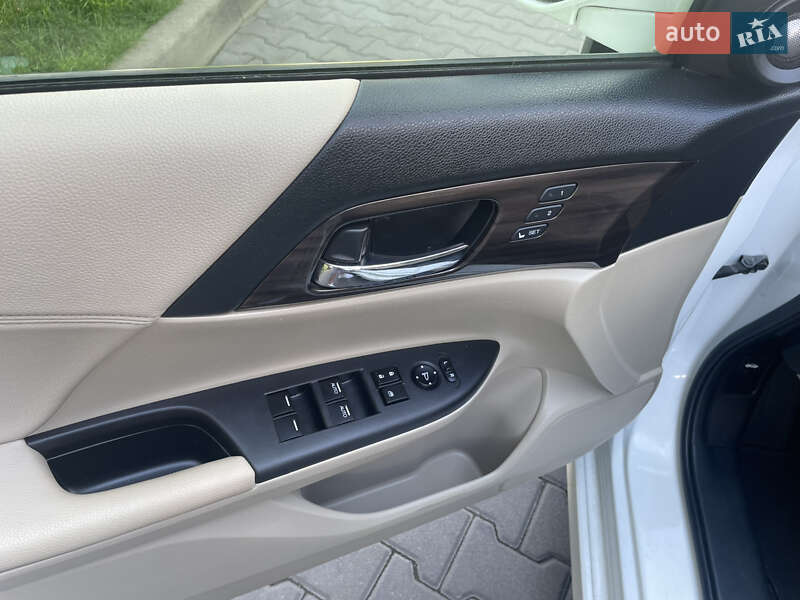 Седан Honda Accord 2016 в Киеве