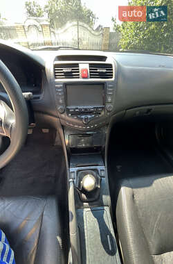 Седан Honda Accord 2004 в 