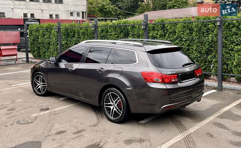 Универсал Honda Accord 2008 в Киеве