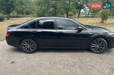 Седан Honda Accord 2014 в 