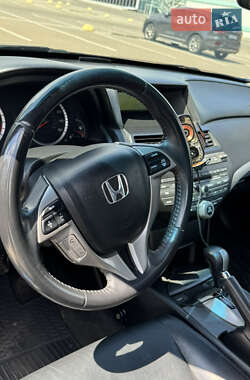 Купе Honda Accord 2011 в 