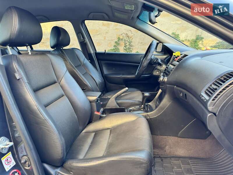 Седан Honda Accord 2004 в Одессе