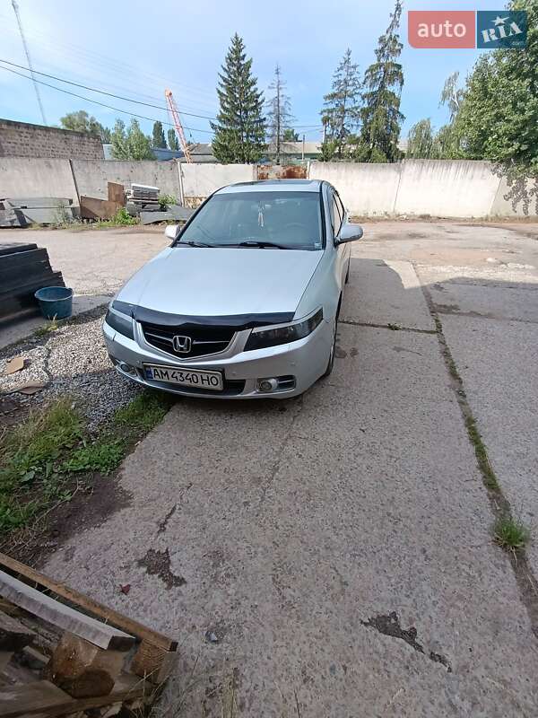 Седан Honda Accord 2004 в Коростышеве
