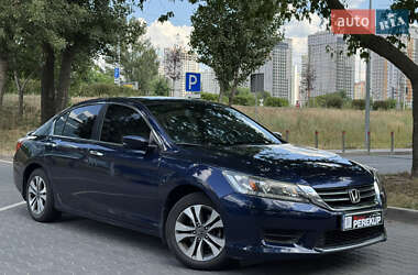 Седан Honda Accord 2015 в Києві