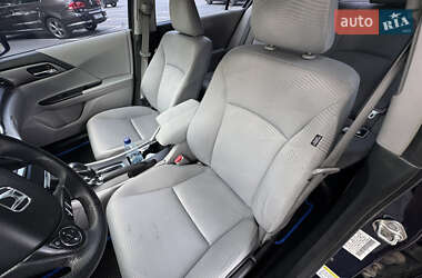 Седан Honda Accord 2015 в 