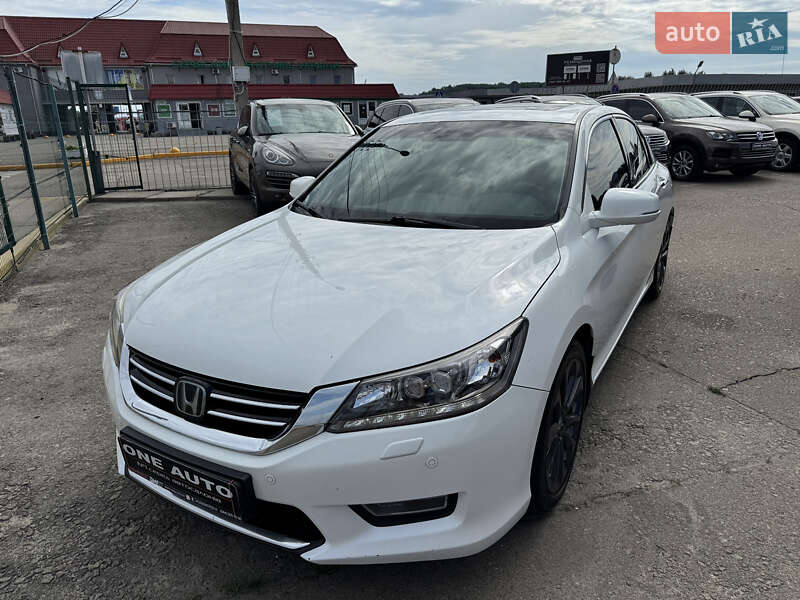 Седан Honda Accord 2013 в Києві
