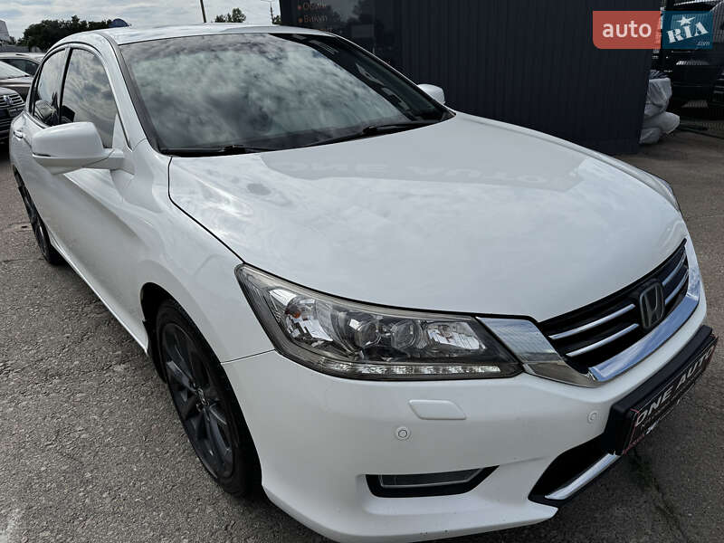 Седан Honda Accord 2013 в Києві