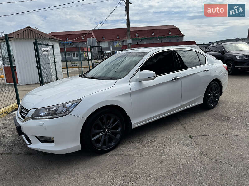Седан Honda Accord 2013 в Києві