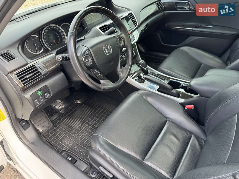 Седан Honda Accord 2013 в Києві