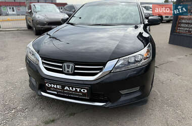 Седан Honda Accord 2013 в Киеве