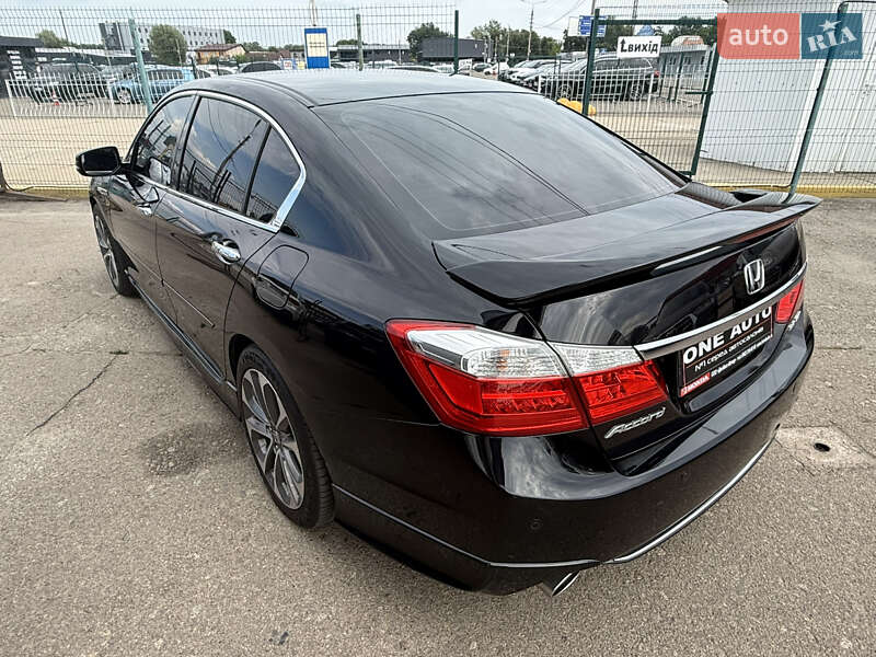 Седан Honda Accord 2013 в Києві