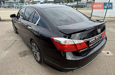 Седан Honda Accord 2013 в 
