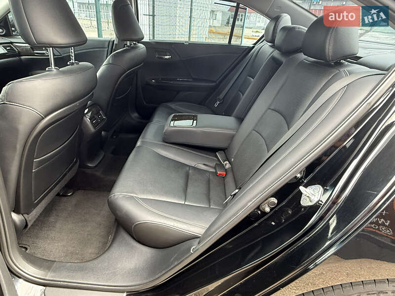 Седан Honda Accord 2013 в Києві