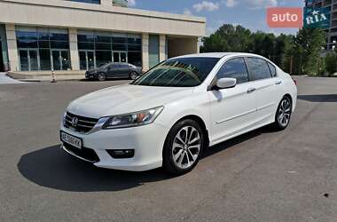 Седан Honda Accord 2015 в 