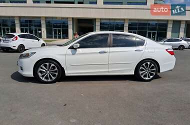 Седан Honda Accord 2015 в 