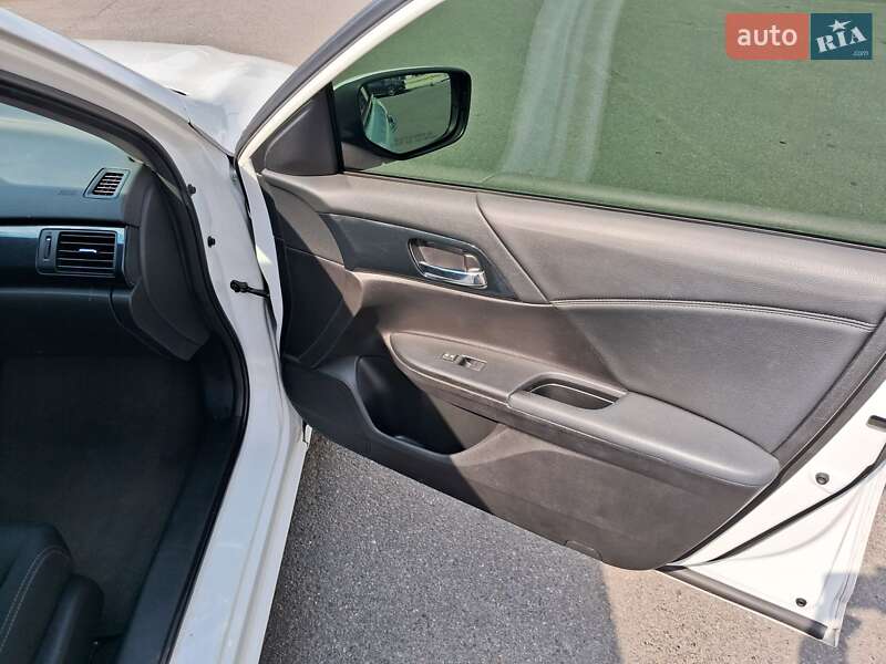 Седан Honda Accord 2015 в Дніпрі