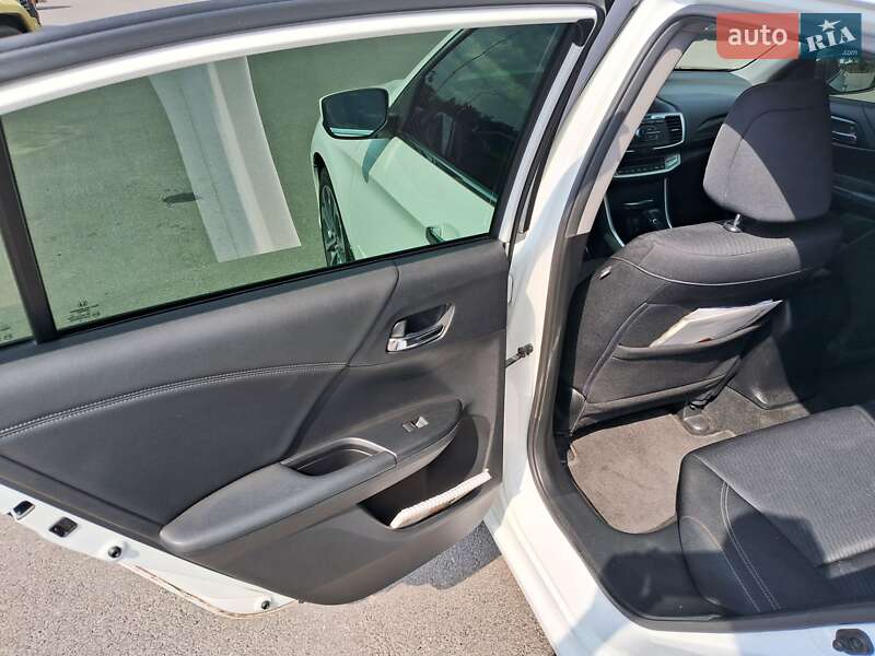 Седан Honda Accord 2015 в Дніпрі