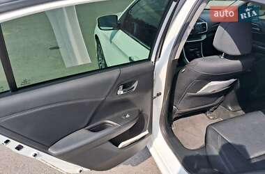 Седан Honda Accord 2015 в 