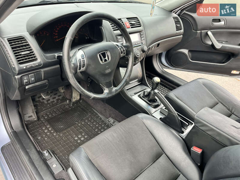 Седан Honda Accord 2004 в Киеве