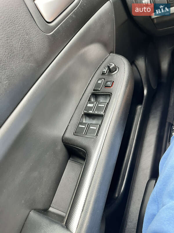 Седан Honda Accord 2004 в Киеве