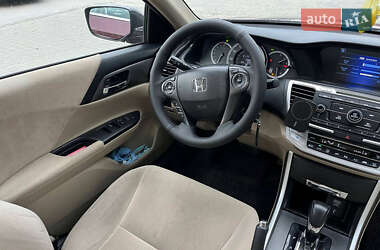 Седан Honda Accord 2013 в 