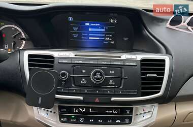 Седан Honda Accord 2013 в 