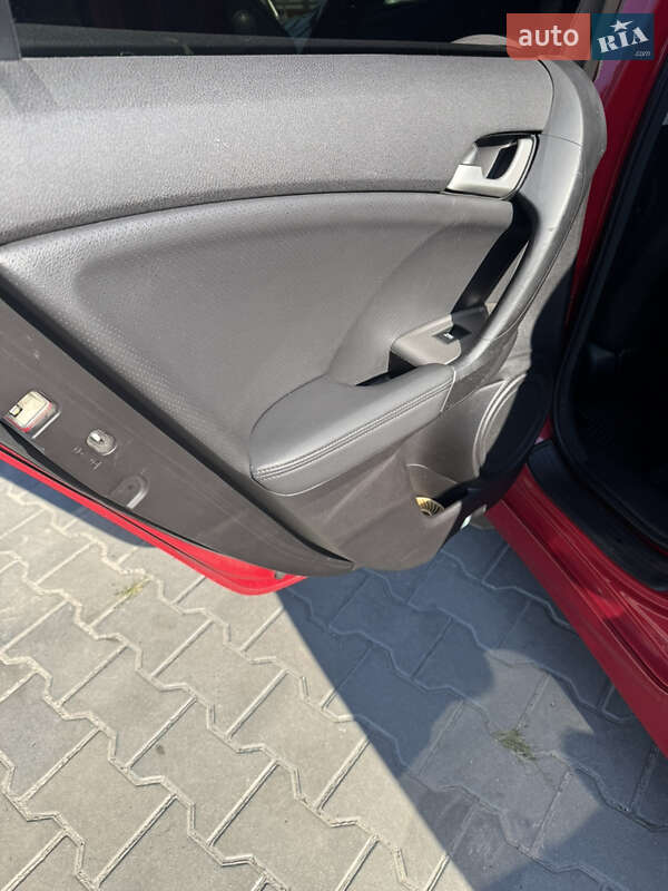 Седан Honda Accord 2010 в Києві