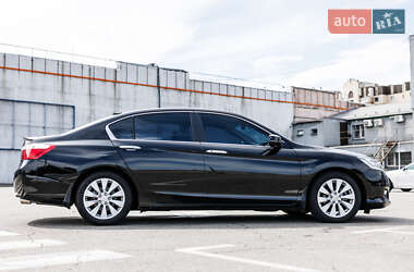 Седан Honda Accord 2013 в 