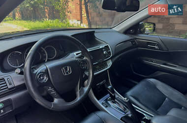 Седан Honda Accord 2013 в 