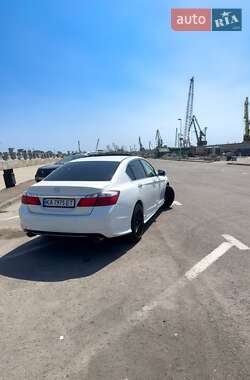 Седан Honda Accord 2013 в 