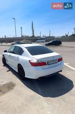 Седан Honda Accord 2013 в 