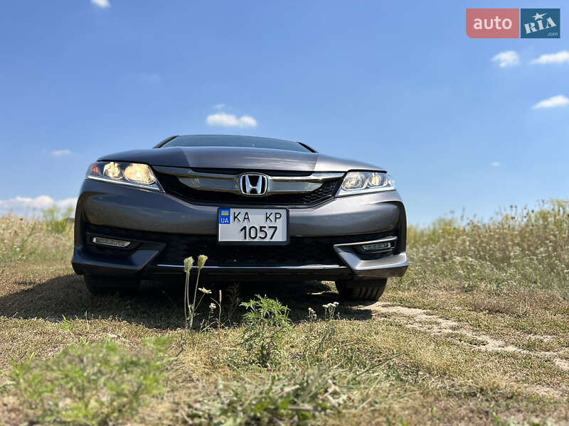 Купе Honda Accord 2017 в Киеве
