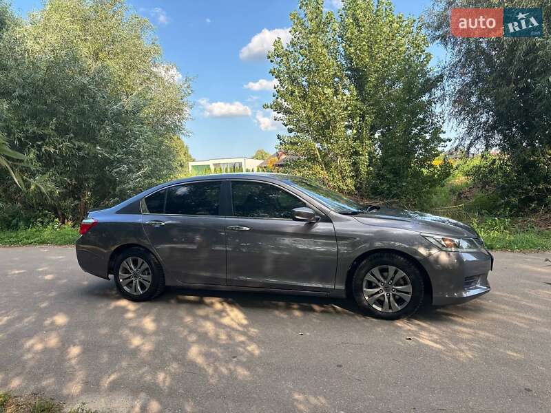 Седан Honda Accord 2014 в Киеве