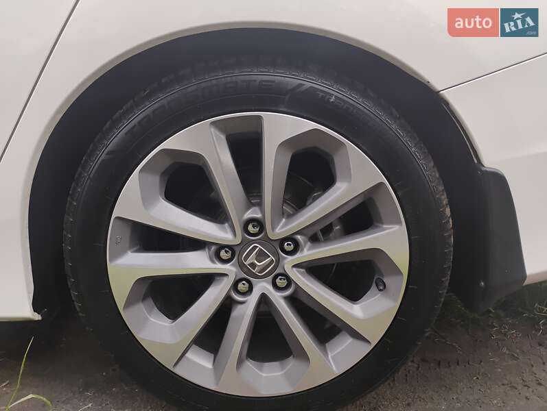 Седан Honda Accord 2013 в Львове