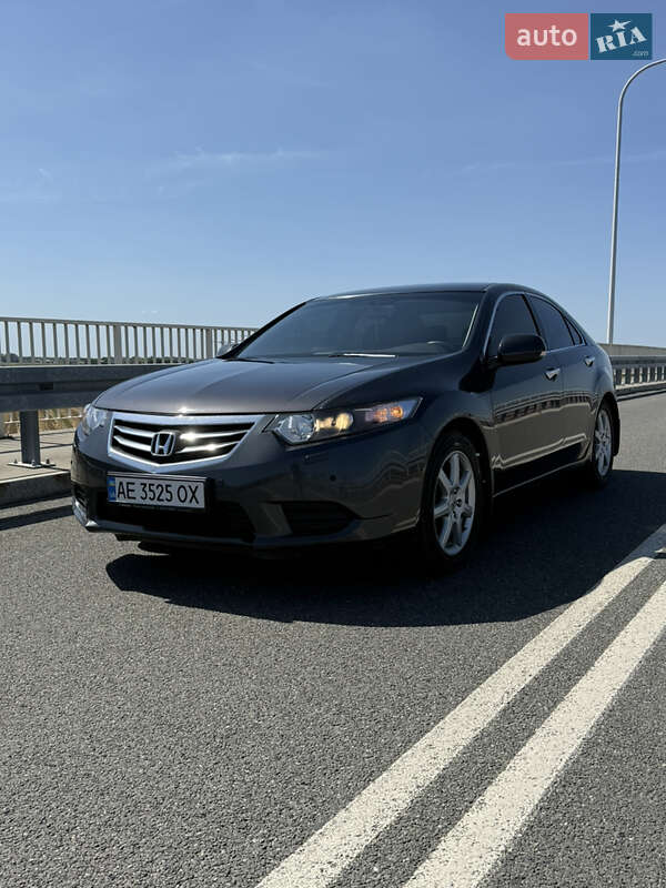 Седан Honda Accord 2012 в 
