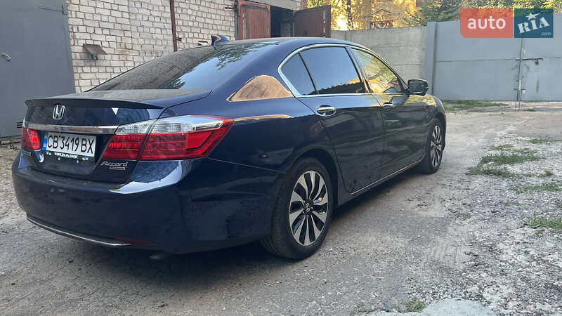 Седан Honda Accord 2015 в Києві