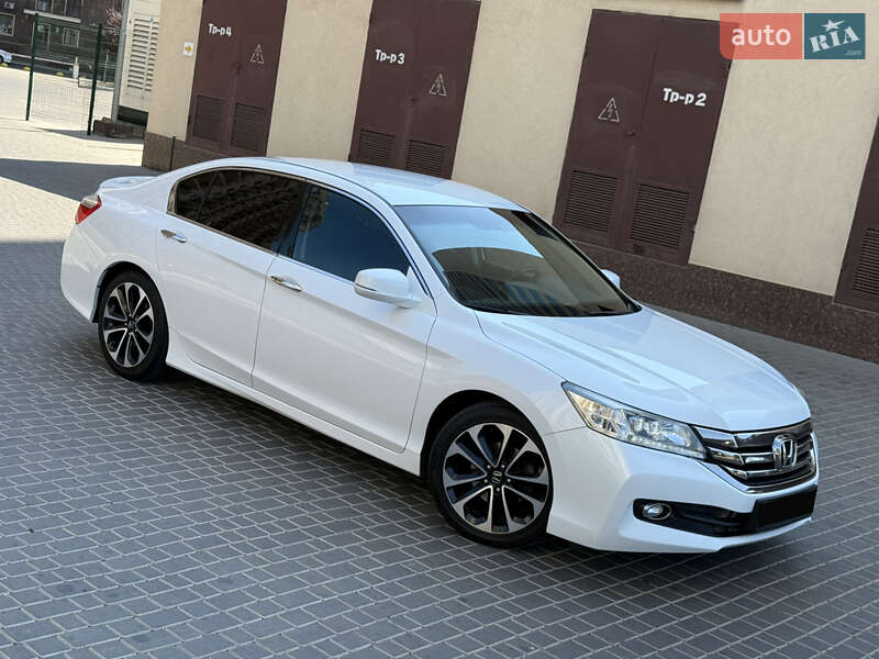 Седан Honda Accord 2015 в Одессе