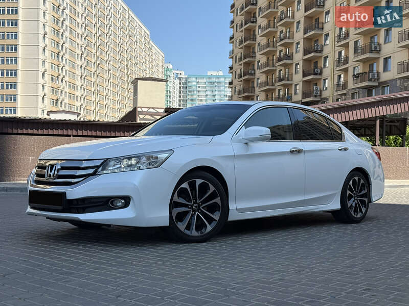 Седан Honda Accord 2015 в Одессе