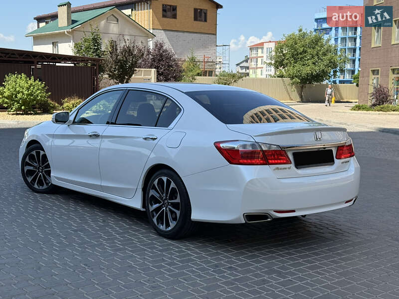 Седан Honda Accord 2015 в Одессе
