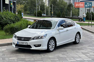 Седан Honda Accord 2015 в Киеве
