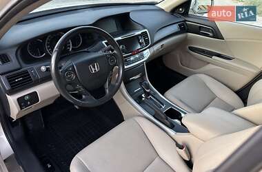 Седан Honda Accord 2013 в 