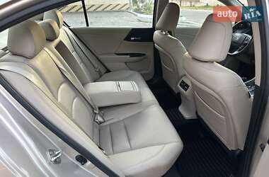 Седан Honda Accord 2013 в 